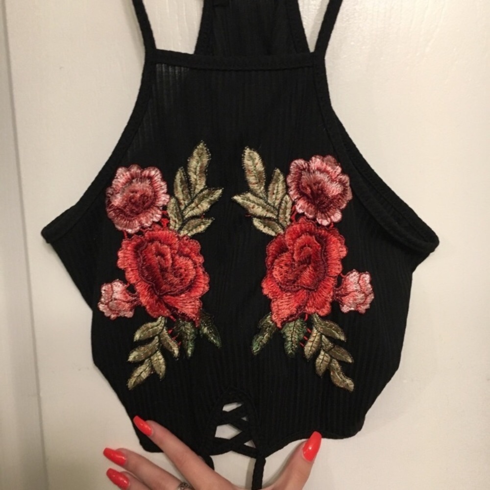 NWOT embroidered crop top with strings